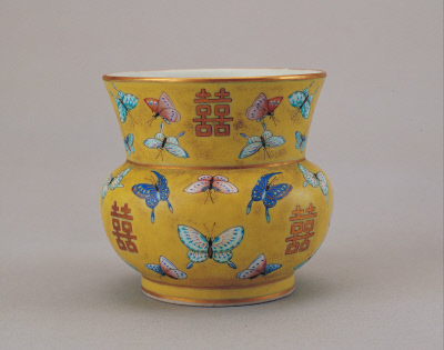 图片[1]-Yellow ground gold, eight xi, five colors, hundred butterfly patterns, stiff bucket-China Archive